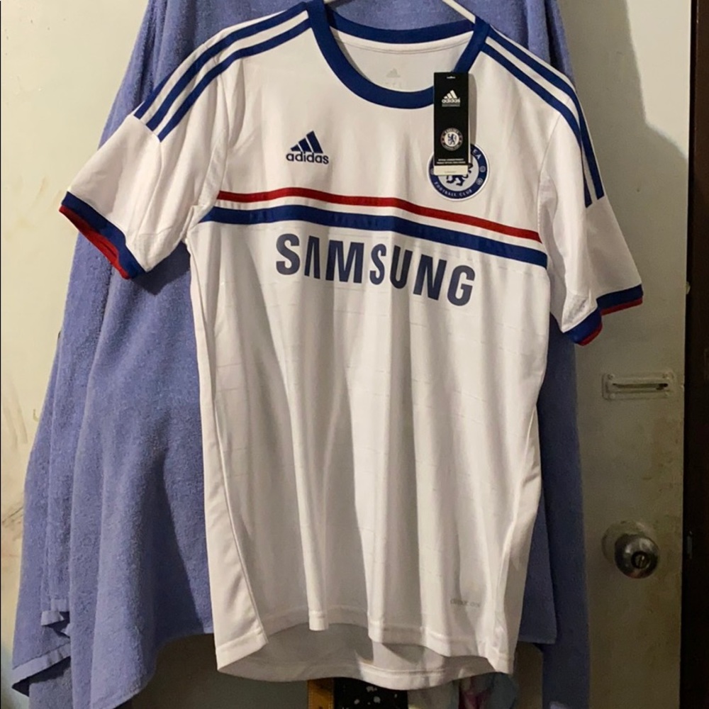 BRAND NEW with tags ADIDAS Chelsea WILLIAN Jersey